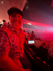 Blake Shelton: Back To the Honky Tonk Tour Presented By Kubota