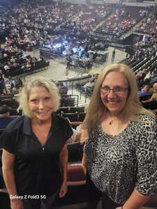 Blake Shelton: Back To the Honky Tonk Tour Presented By Kubota