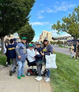 Notre Dame Fighting Irish - NCAA Football vs Northern Illinois Huskies