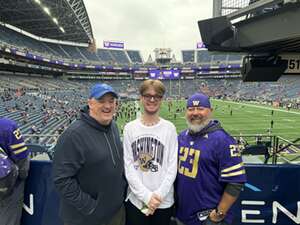 Washington Huskies - NCAA Football vs Washington State Cougars