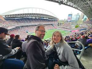 Washington Huskies - NCAA Football vs Washington State Cougars