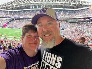 Washington Huskies - NCAA Football vs Washington State Cougars