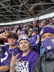 Washington Huskies - NCAA Football vs Washington State Cougars