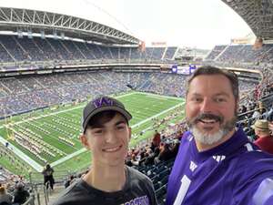 Washington Huskies - NCAA Football vs Washington State Cougars