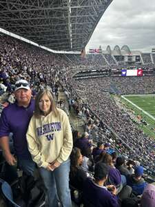 Washington Huskies - NCAA Football vs Washington State Cougars