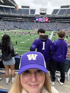 Washington Huskies - NCAA Football vs Washington State Cougars