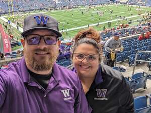 Washington Huskies - NCAA Football vs Washington State Cougars