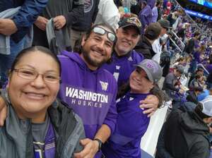 Washington Huskies - NCAA Football vs Washington State Cougars