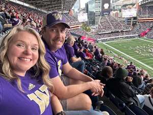 Washington Huskies - NCAA Football vs Washington State Cougars