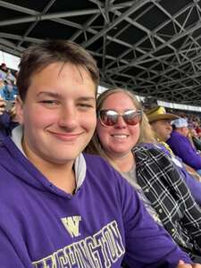 Washington Huskies - NCAA Football vs Washington State Cougars