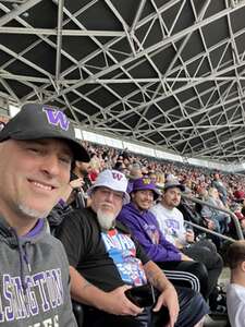 Washington Huskies - NCAA Football vs Washington State Cougars