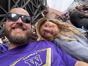 Washington Huskies - NCAA Football vs Washington State Cougars