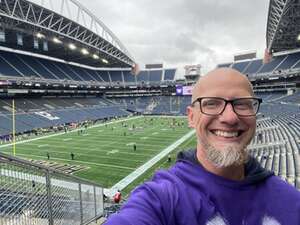 Washington Huskies - NCAA Football vs Washington State Cougars