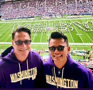 Washington Huskies - NCAA Football vs Washington State Cougars