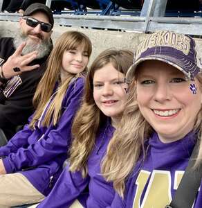 Washington Huskies - NCAA Football vs Washington State Cougars