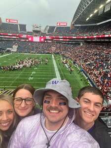 Washington Huskies - NCAA Football vs Washington State Cougars