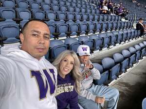 Washington Huskies - NCAA Football vs Washington State Cougars