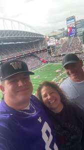 Washington Huskies - NCAA Football vs Washington State Cougars