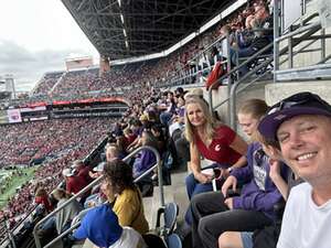 Washington Huskies - NCAA Football vs Washington State Cougars