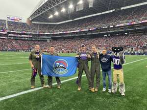 Washington Huskies - NCAA Football vs Washington State Cougars