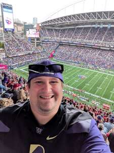 Washington Huskies - NCAA Football vs Washington State Cougars