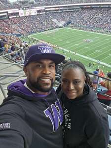 Washington Huskies - NCAA Football vs Washington State Cougars