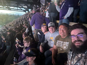 Washington Huskies - NCAA Football vs Michigan Wolverines