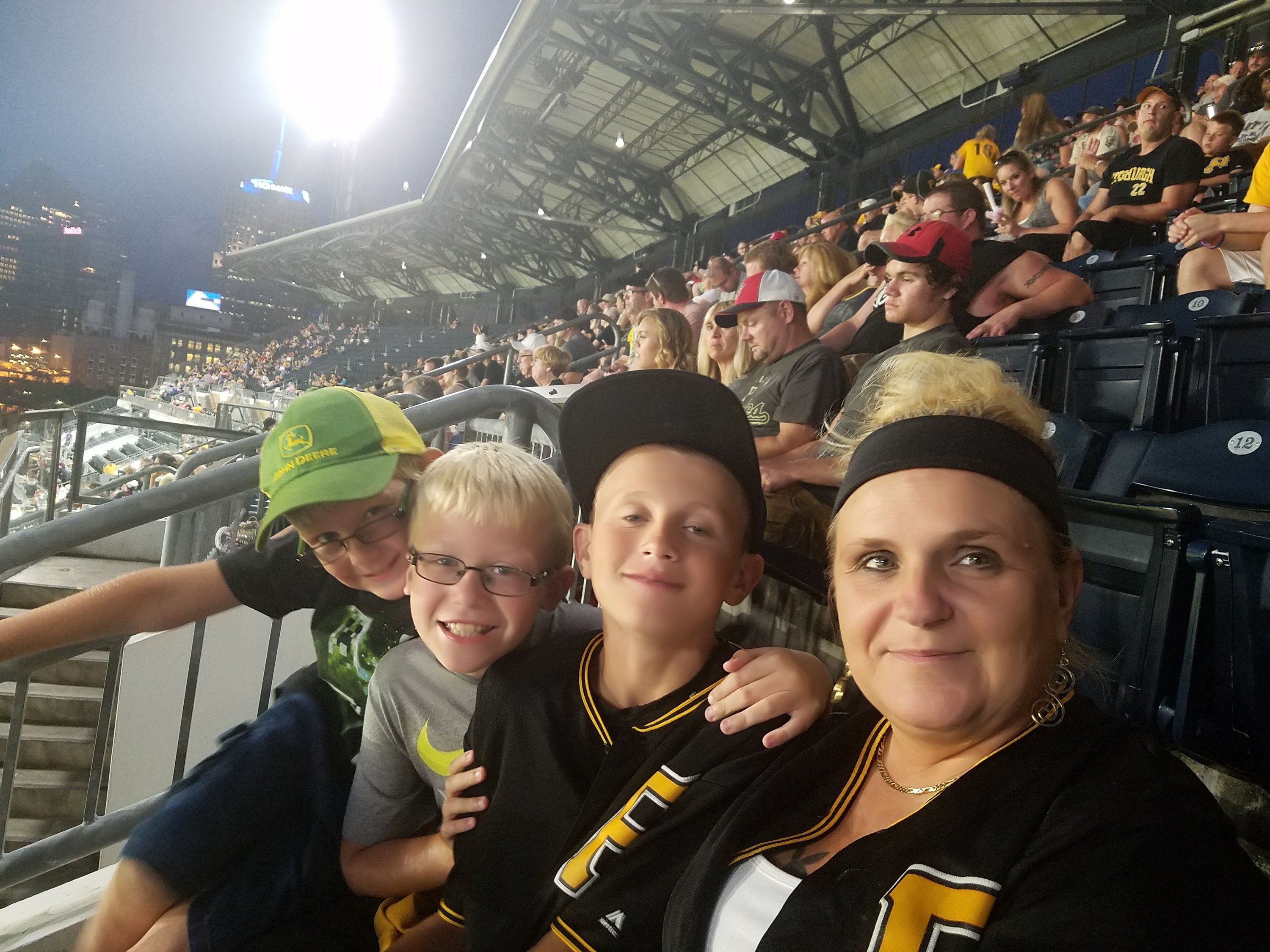 Pittsburgh Pirates vs. Cincinnati Reds - MLB