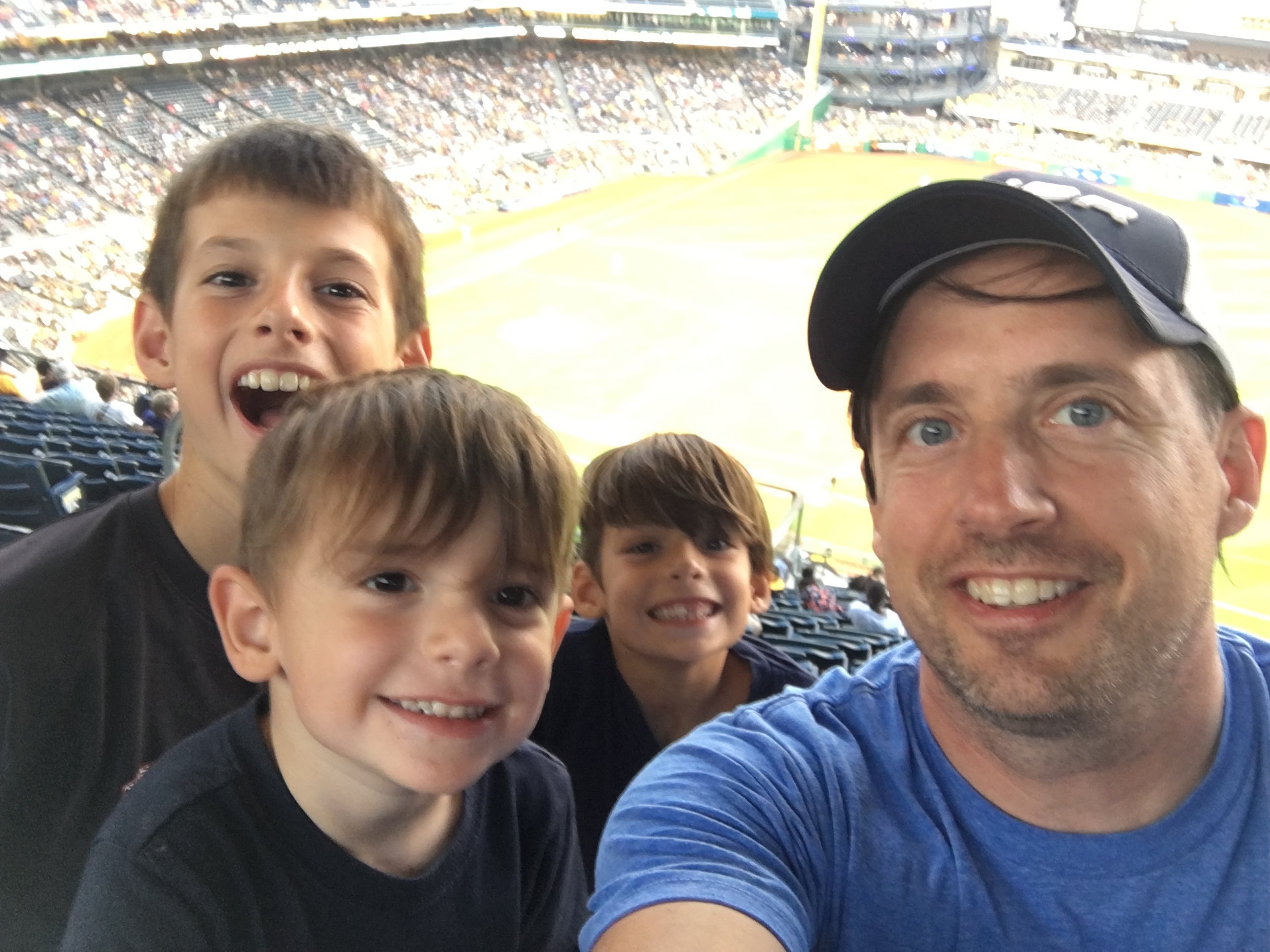 Pittsburgh Pirates vs. Cincinnati Reds - MLB