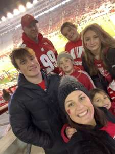 Wisconsin-Madison Badgers - NCAA Football vs Oregon Ducks