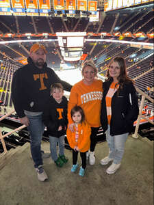 Tennessee Volunteers - NCAA Men's Basketball vs Arkansas Razorbacks