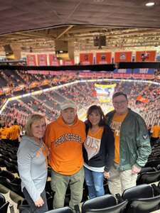 Tennessee Volunteers - NCAA Men's Basketball vs Arkansas Razorbacks