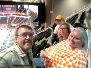 Tennessee Volunteers - NCAA Men's Basketball vs Arkansas Razorbacks