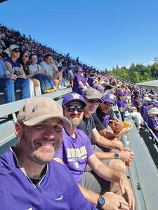 Washington Huskies - NCAA Football vs Washington State Cougars