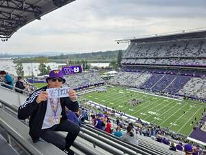 Washington Huskies - NCAA Football vs Utah State Aggies