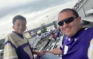 Washington Huskies - NCAA Football vs Utah State Aggies