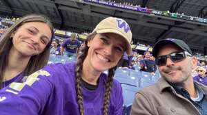 Washington Huskies - NCAA Football vs Utah State Aggies