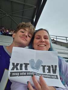 Washington Huskies - NCAA Football vs Utah State Aggies