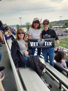 Washington Huskies - NCAA Football vs Utah State Aggies