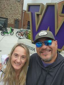 Washington Huskies - NCAA Football vs Utah State Aggies