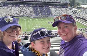 Washington Huskies - NCAA Football vs Utah State Aggies