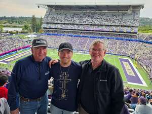 Washington Huskies - NCAA Football vs Utah State Aggies