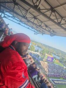 Washington Huskies - NCAA Football vs Eastern Washington University