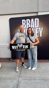 BRAD PAISLEY LIVE