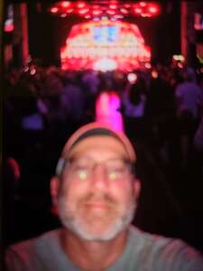 BRAD PAISLEY LIVE