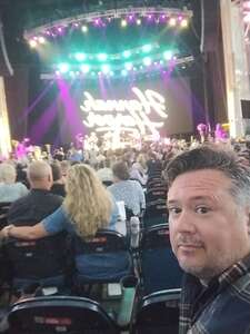 BRAD PAISLEY LIVE