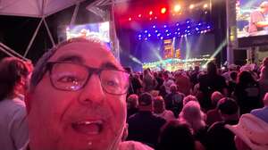 BRAD PAISLEY LIVE