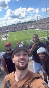 UConn Huskies - NCAA Football vs Lafayette Leopards