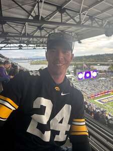 Washington Huskies - NCAA Football vs Iowa Hawkeyes