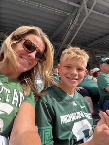 Michigan State Spartans - NCAA Football vs Illinois Fighting Illini